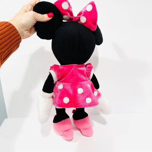 Disney Store Exclusive Minnie Mouse Pink Outfit Plush - Picture 6 of 7
